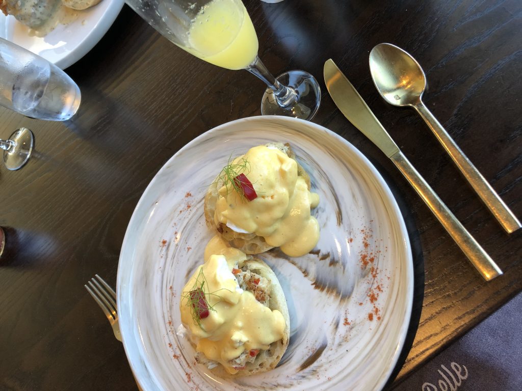 Mimosa and eggs Benedict
